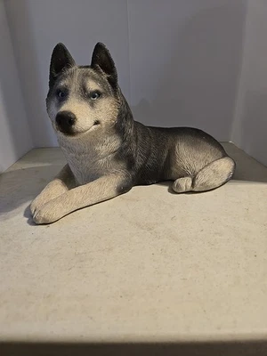 Vintage Sandicast Husky Dog Blue Eyes Sculpture 1987 Sandra Brue #147 - Image 1 of 4