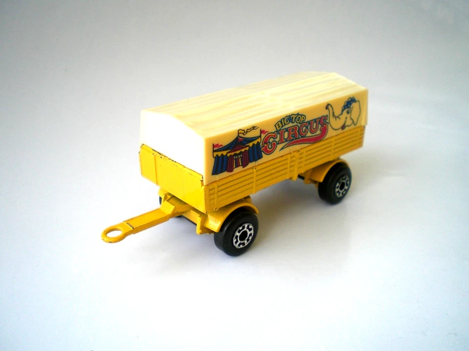 MATCHBOX * # 2 * MERCEDES TRAILER * BIG TOP CIRCUS * ENGLAND * OHNE OVP - Bild 1 von 3