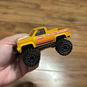 Vintage Remco Toys 1987 Yellow Open Back Pick Up Truck Die Cast Model Car - Picture 1 of 8