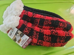 NEW MUK LUKS WOMENS SLIPPER SOCKS SHORT CABIN 2 Pair Black Red One Size Gift - Picture 1 of 1