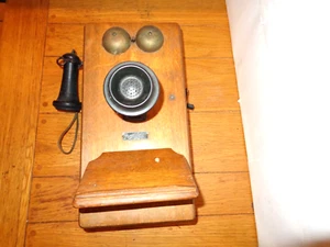 ANTIQUE PREMIER ELECTRIC HAND CRANK WALL TELEPHONE 9x18 x12 in -CHI. USA -L 195C - Zdjęcie 1 z 21