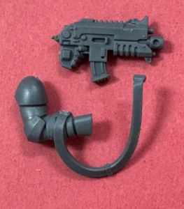 NEW Space Wolves GREY HUNTERS BOLTER & ARM with STRAP - Bits 40K - Picture 1 of 1