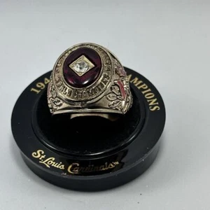 Anillo Réplica Cardenales de San Luis 1946 Campeones del Mundo Oro Nuevo con Etiquetas 2016 Promo - Imagen 1 de 13