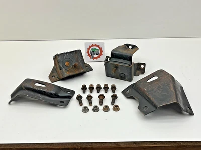 1980-1986 Ford Truck Bronco 300 4.9  6 Cyl Engine Motor Mounts Brackets Perch - Image 1 of 4