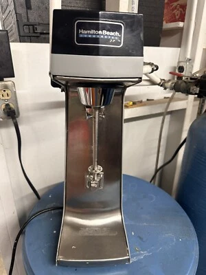 Licuadora comercial de 3 velocidades Hamilton Beach Foto 1 de 4