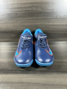 Boy’s Nike Team Hustle Quick 3 GS Sneakers Size 2Y - Picture 1 of 7