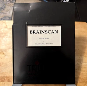 Kit stampa film BRAINSCAN 1994 con cartella e 3 foto in bianco e nero - Horror - Foto 1 di 5