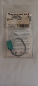 New In Box PEPPERL + FUCHS NBB3-V3-Z4 Inductive Sensor 087484 NOS - Picture 1 of 4