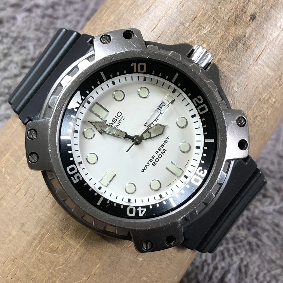 Reloj Casio Hombre MD-703 Buzo Día Fecha Negro Goma Cuarzo Analógico 41mm 8" De Colección Foto 1 de 4