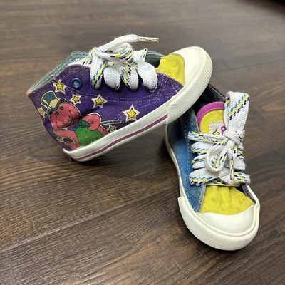 Zapatos con cordones de dinosaurio púrpura vintage Barney talla 6 1993 mago LEER Foto 1 de 4