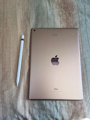 ipad 7a generazione 128 GB con apple pencil - Immagine 1 di 4