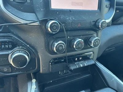 Rueda de 6 orejetas con control de temperatura nuevo estilo para camioneta Dodge 1500 19-24 104922206 Foto 1 de 4