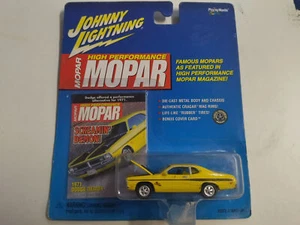 DODGE DEMON 1971 YELLOW MOPAR 1:64 JOHNNY LIGHTNING - Imagen 1 de 2