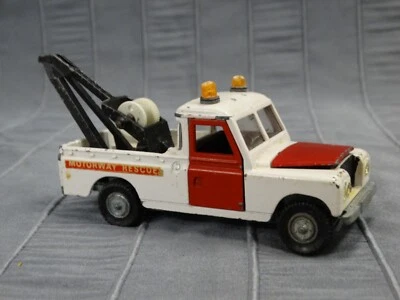 Dinky Toys 109 WB Land Rover Wrecker Motorway Rescue, White - Image 1 of 4
