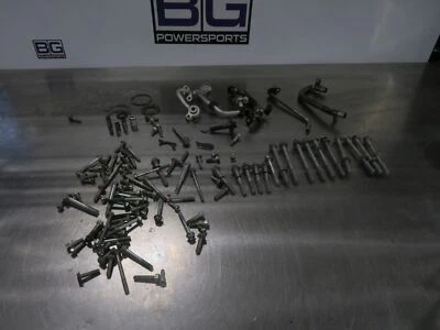 EB1046 2016 16 YAMAHA YZF R1 1000 HERRAJES DEL MOTOR SOPORTES DE PERNOS Foto 1 de 4