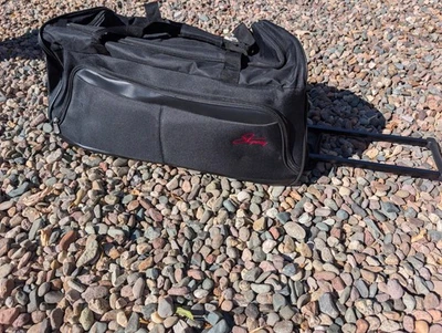 Bolsa de Lona Rodante Skyway en Negro Excelente Estado (24x12x12) Foto 1 de 4