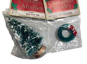 Nicole Vintage Mini Bottle Brush Christmas Village Doll House Wreath & Tree Set - Picture 1 of 5