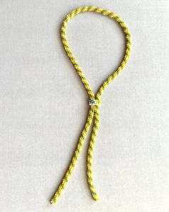 "COLLAR LARIAT VINTAGE TOTALMENTE CON CUENTAS AMARILLO AZUL Y BLANCO 30"" DE LARGO" - Imagen 1 de 4
