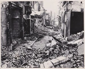 1944 Press Photo WWII Rubble and Wreckage caused by Bombing in Nijmegen, Holland - Picture 1 of 2