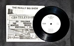 THE BEATLES ON THE ED SULLIVAN SHOW 45 THE REALLY BIG SHEW CBS SP910 WITH SLEEVE - Picture 1 of 16
