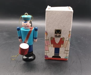 Vintage Avon Soldatino Schiaccianoci Ragazzo Collezione Ornamenti. D2234 - Foto 1 di 16