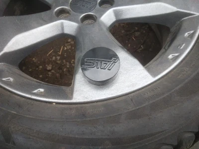 Juego de 4 tapacubos centrales de rueda Subaru Forester STI 2009 2012 Foto 1 de 2