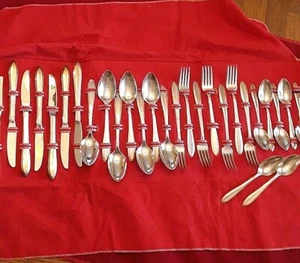 Antico servizio posate piatto argento Oneida REVERIE Nobilty per 7 1937 28 pezzi - Foto 1 di 12