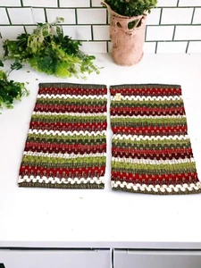 Placemats Set Of 2 Wintergreen Chindi Park Designs - Green Red White Christmas - Picture 1 of 3