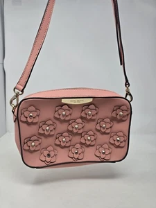 Bolso Bandolera Henri Bendel Precioso Flor Repujado con Estrás Rosa Melocotón - Imagen 1 de 10