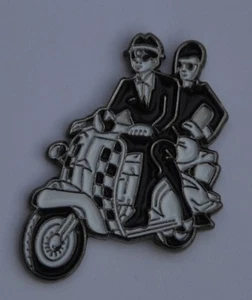 Two Tone Ska Couple on Scooter Quality Enamel  Pin Badge - Picture 1 of 1