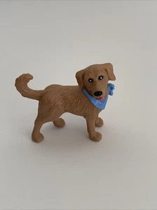 Fisher Price Loving Family Puppenhaus hellbraun Welpe Hund mit Bandana Haustier Hündchen selten! - Bild 1 von 5