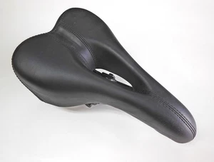 Echelon EX-4S Heimtrainer Sattel / Sitz, Leder Original mit Ordnerklemme - Bild 1 von 5