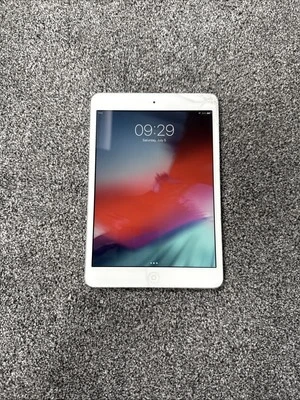 Apple iPad Mini 2 A1489, 16GB, Wi-Fi, iOS 12.5.5 Tablet, White Cracked LCD - Image 1 of 4