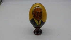 29th President US Warren G. Harding 1921-1923 - Hand Painted Wooden Egg on Stand - Picture 1 of 6