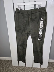 Felpa Abercrombie & Fitch uomo verde mimetico joggers logo Spellout grande salotto - Foto 1 di 10