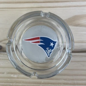 Cenicero redondo de vidrio transparente con logotipo de los New England Patriots de la NFL - Imagen 1 de 6