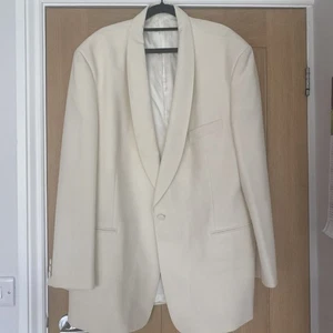 MARKS & SPENCER CREAM DINNER JACKET. TUXEDO. CHEST 46 CHEST. IMMACULATE - Picture 1 of 17