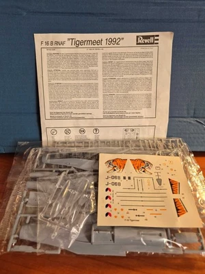 Revell: F 16 B RNAF "Tigermeet 1992" - scala 1/72 - Immagine 1 di 4