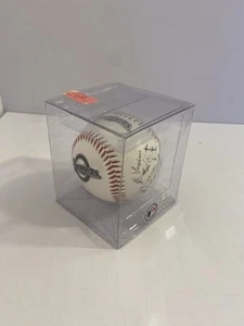 Baseball with signatures - Picture 1 of 6