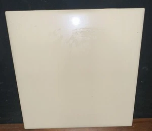 Piastrella ceramica opaca mandorla 1 -6x6 per banconi e pareti cucina/bagno - Foto 1 di 2