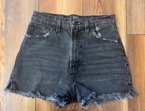 Pantalones Cortos BDG Urban Outfitters Novia Tiro Alto 26 Negro Lavado Deshilachado Dobladillo - Imagen 1 de 11