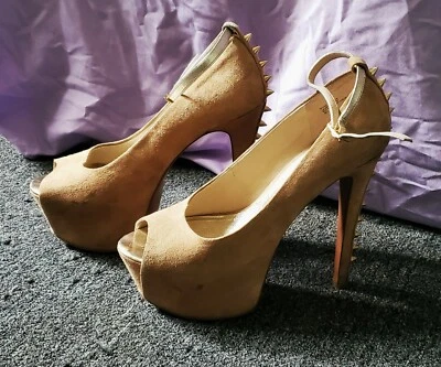 women Wild Pair 8M open toe platform stiletto spiked heels taupe ankle straps 6" - Image 1 of 4