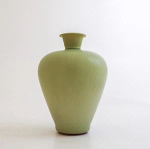 Splendido vaso in ceramica verde, Berndt Friberg, Gustavsberg - metà XX secolo - Foto 1 di 7