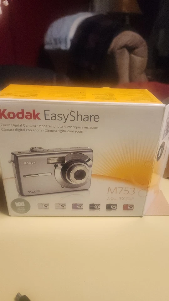Kodak EasyShare M753 Digital Camera - Image 1 of 4