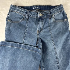 Art Class Denim Blue Jeans Girls Sz 16 Bell Bottoms Adjustable Waist Stretch - Picture 1 of 7