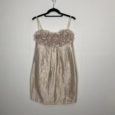 Vestido de cóctel Alexia Admor para mujer dorado claro sin tirantes talla mediana. Foto 1 de 4