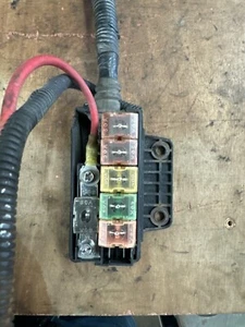 2011 TO 2013 HINO 268 338 FUSE PANEL JO8E SEE PICS GOOD - Picture 1 of 3
