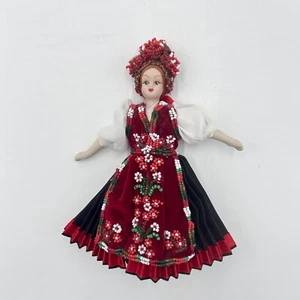 Muñeca tradicional húngara de porcelana con disfraz de cuentas pesadas a mano - hecha a mano - Imagen 1 de 4