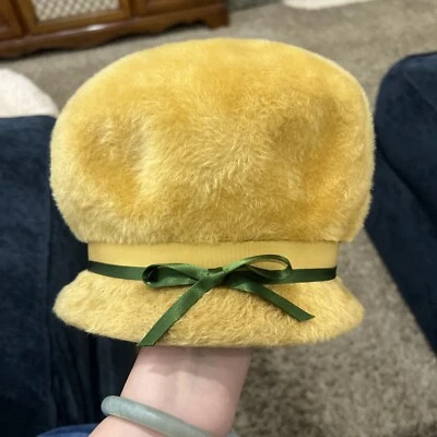 Винтажная желтая шапка-клош из мохера от императрицы Западной Германии сделано в Союзе - Изображение 1 из 4