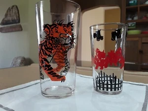Drinking Glasses With Printed Tiger Dogs Collectible Vintage Retro Tumblers - Picture 1 of 7